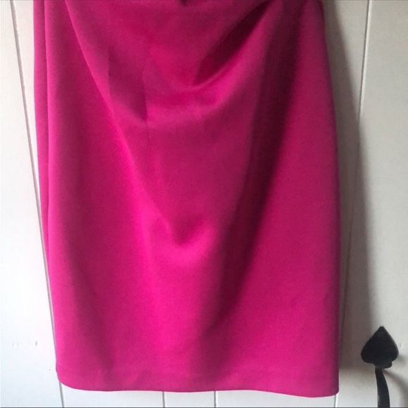 Hot pink flutter sleeve dress - Picture 6 of 9